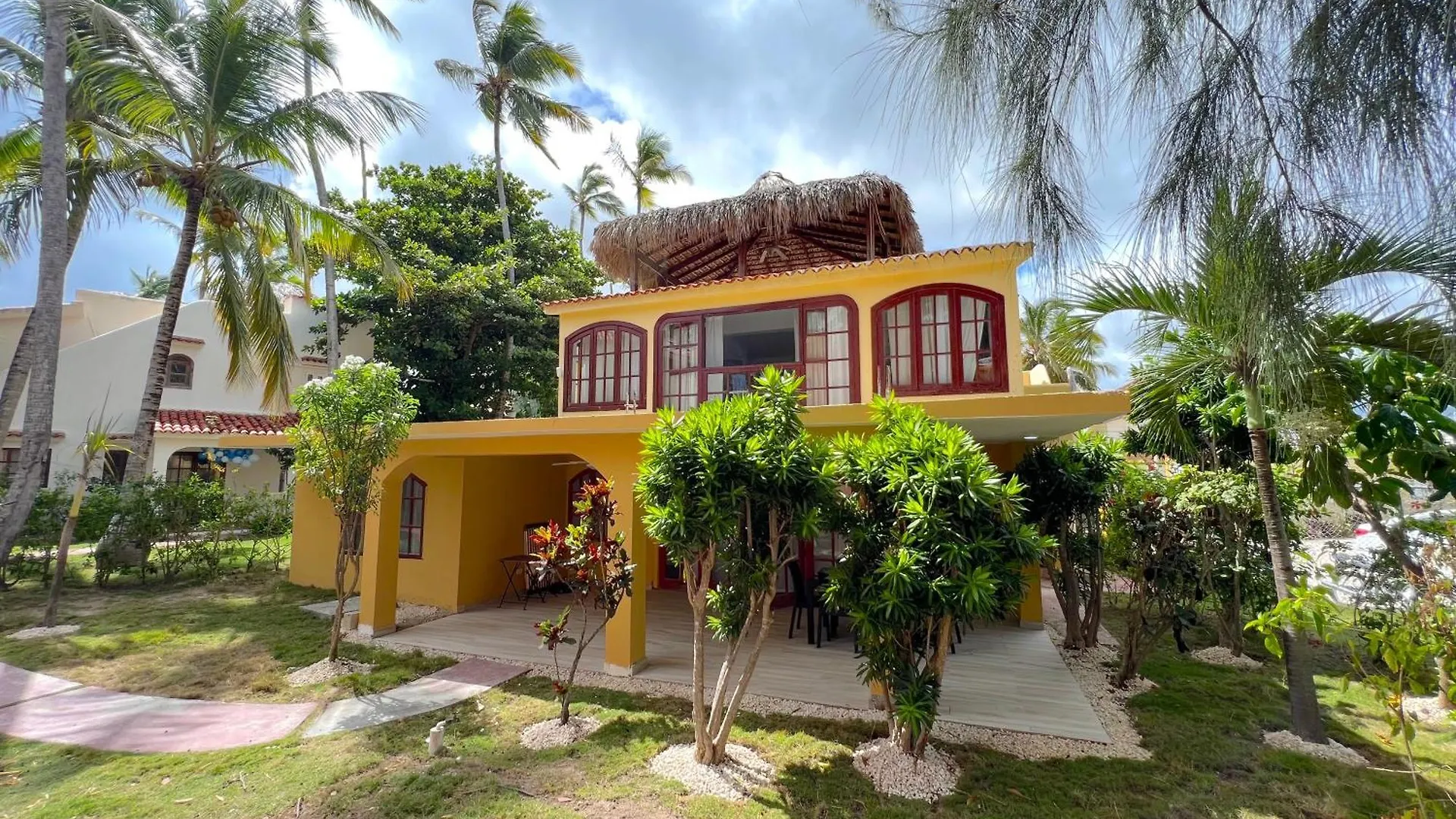 Los Corales Villas And Suites - Beach Club, Spa, Restaurants Punta Cana Hotel